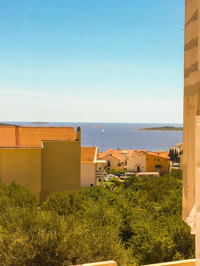 Land And Sea Apartment Primosten Bagian luar foto