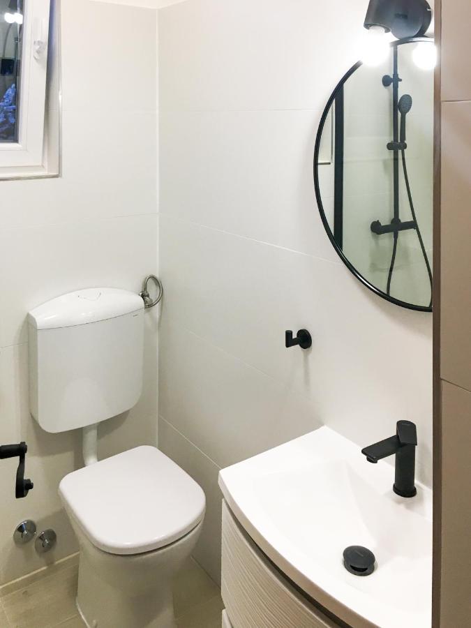 Land And Sea Apartment Primosten Bagian luar foto